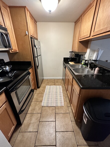 Building Photo - 5540 Lindo Paseo