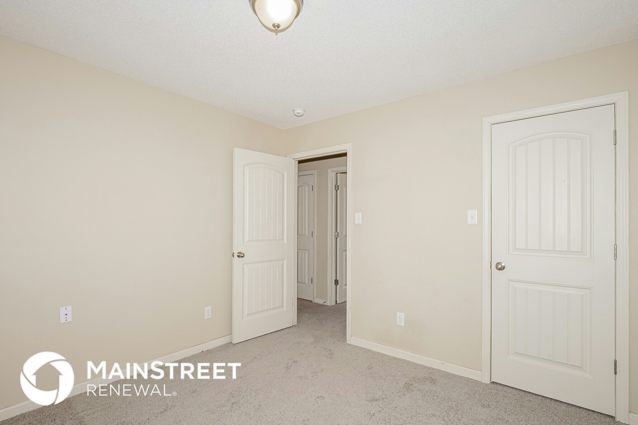 Building Photo - 7399 Brentlawn Dr