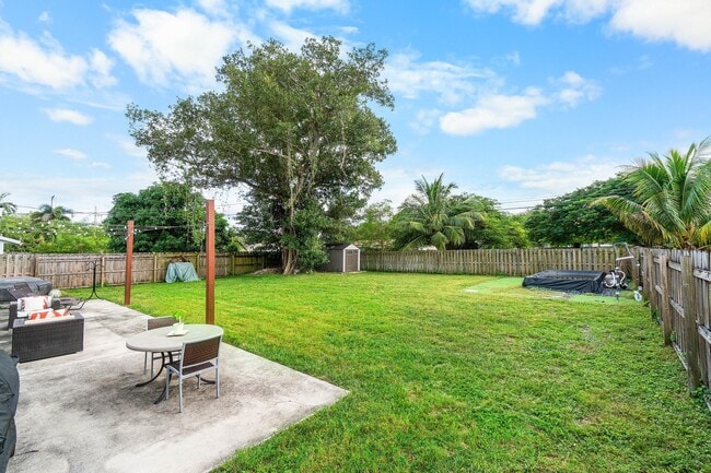 Building Photo - 5068 Sunrise Blvd