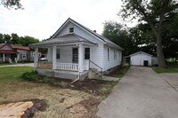 Building Photo - 2908 Pleasant Plain Ave