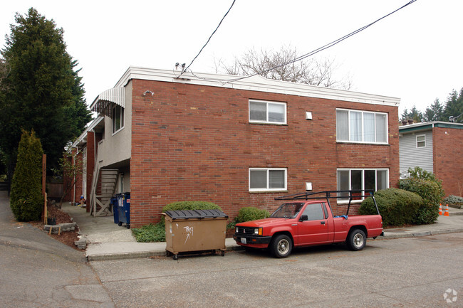 Building Photo - 3605 Apartments