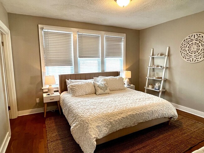 Building Photo - 1509 Clark St