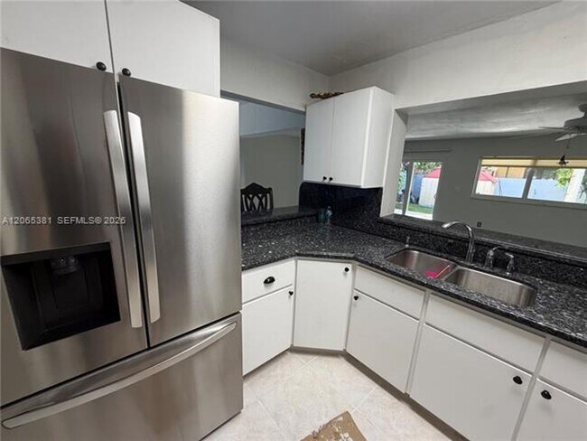 Building Photo - 3613 SW 112th Pl