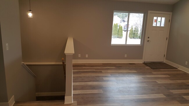 Building Photo - 5128 Betty Lou Blvd