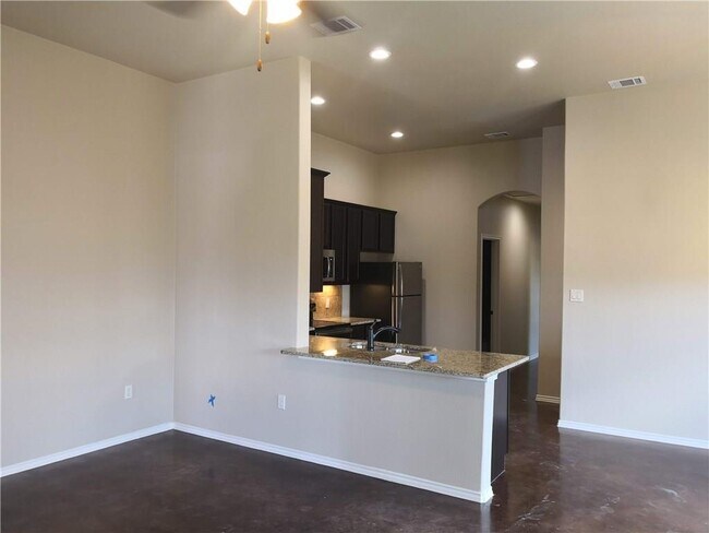 Building Photo - 233 Joanne Lp