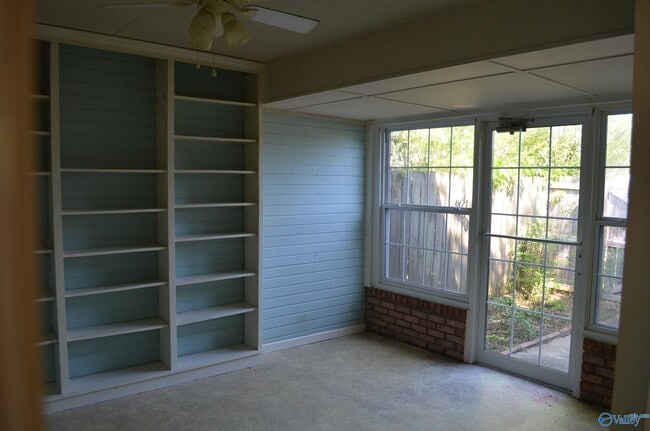 Building Photo - 2136 Eastbrook SE