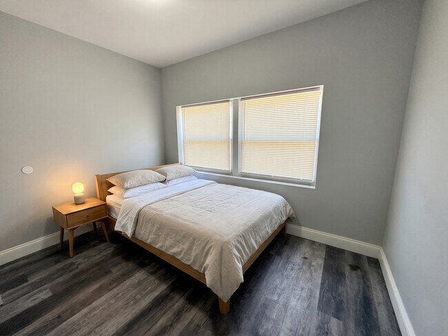 Building Photo - 5000 N 8th St