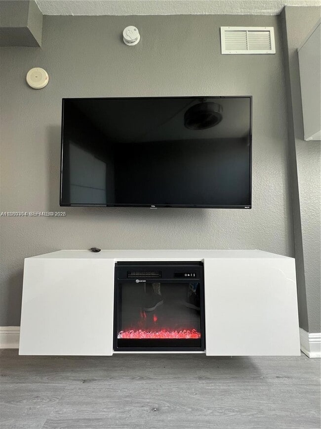 Building Photo - 500 NE 29th St