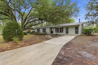 Building Photo - 3 bedroom 2 bath house in Northwood Pines