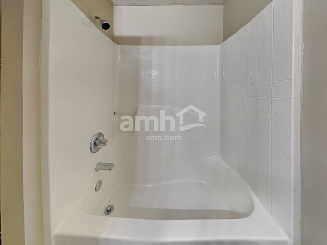 Building Photo - 116 Placid Woods Ct