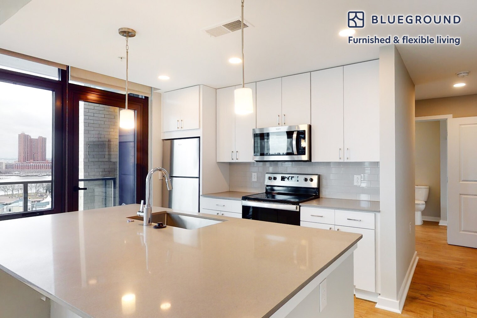 Building Photo - 555 S President St