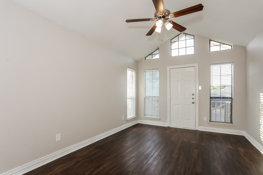 Building Photo - 216 Mesa Wood Dr