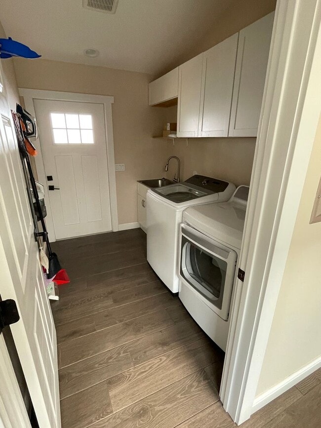 Building Photo - Beautiful 3 bedroom 3 bath home on dry side Waimea