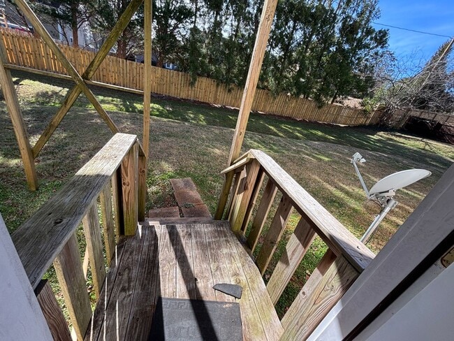 Building Photo - Studio Apartment