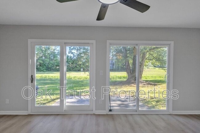 Building Photo - 107 Willow Ct