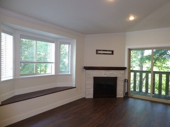 Building Photo - Charming 1 Bed 1 Bath Condo in Kenmore