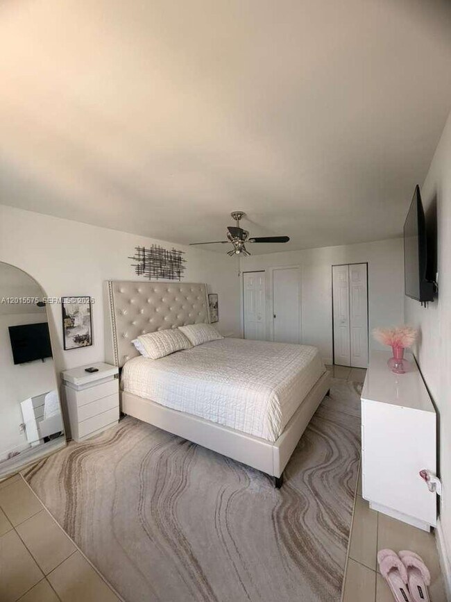 Building Photo - 13499 Biscayne Blvd