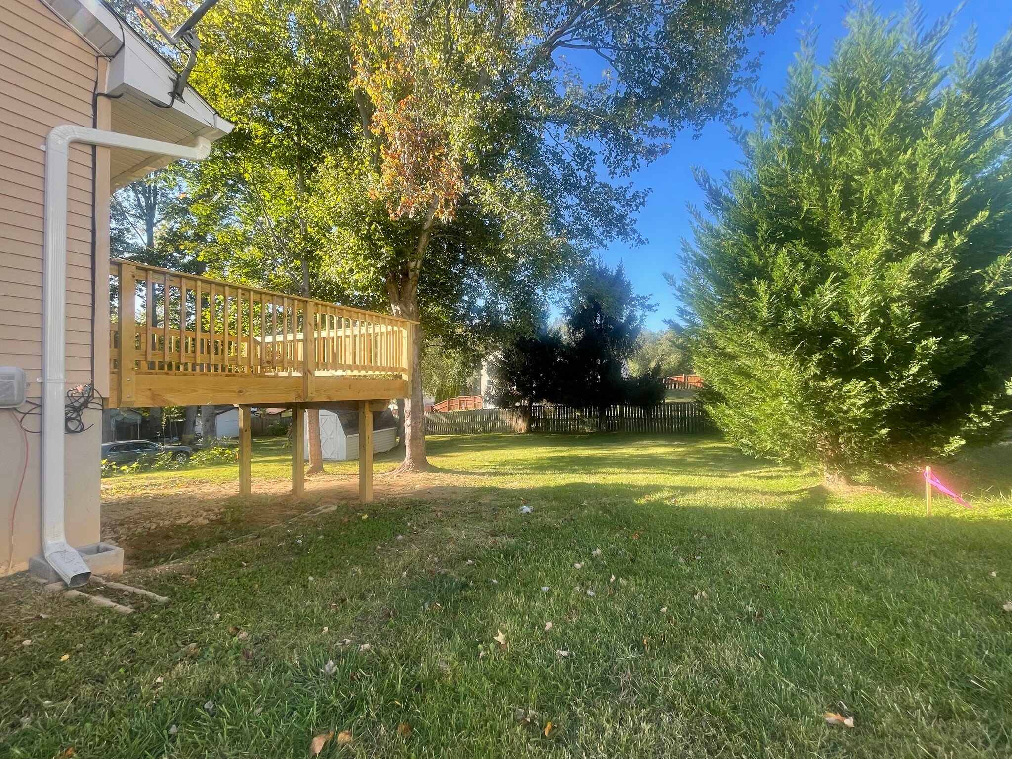 Building Photo - 221 Fallsway Ln