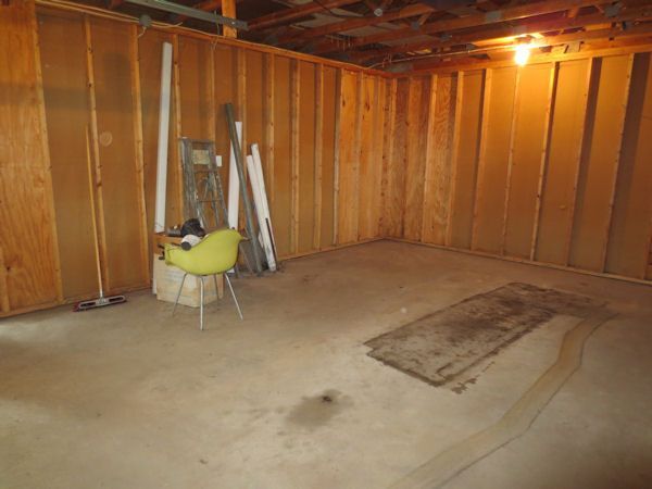Garage Interior - 200 W Mill St