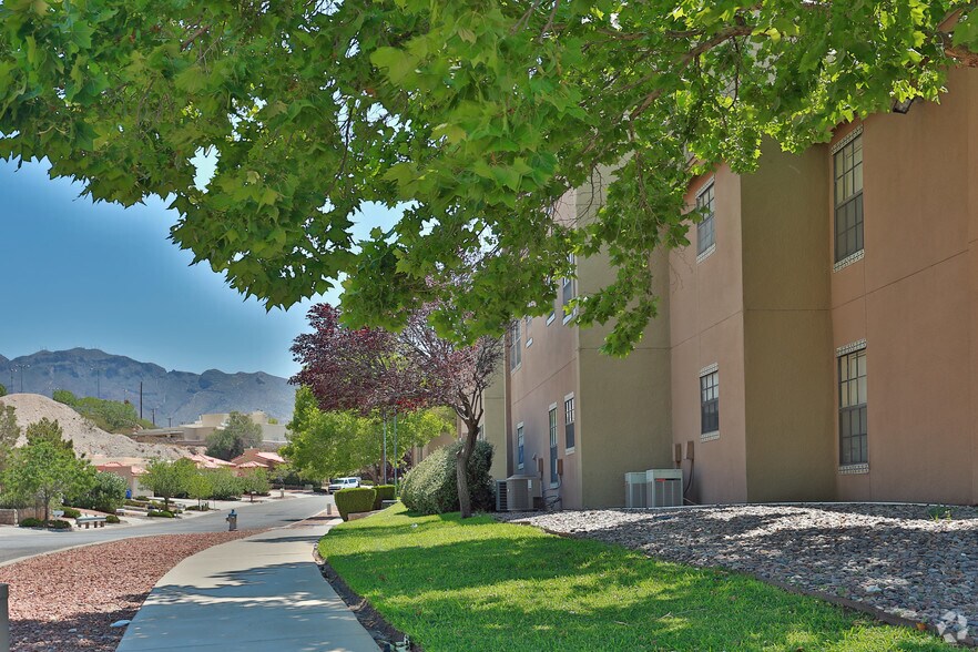 Building Photo - La Mesa Pearl