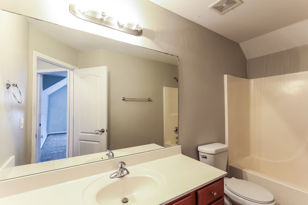 Building Photo - 9993 Village S Dr