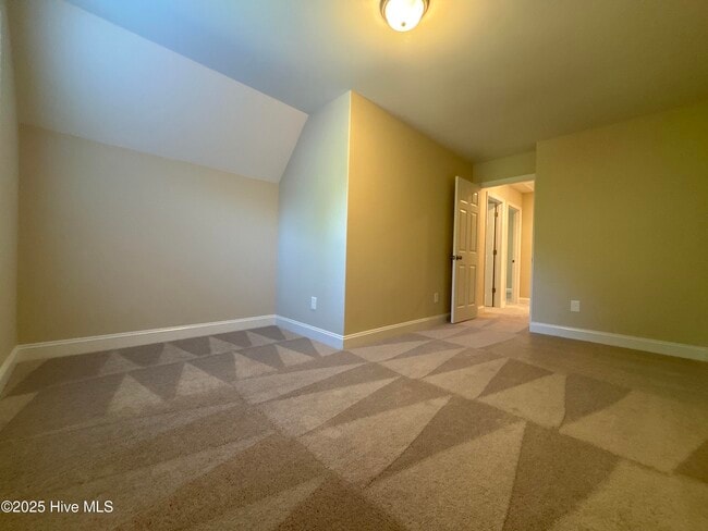 Building Photo - 208 Penster Ct