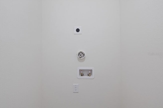 Building Photo - 4206 N Manhattan Ave