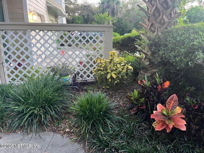 Building Photo - 323 Sand Castle Way