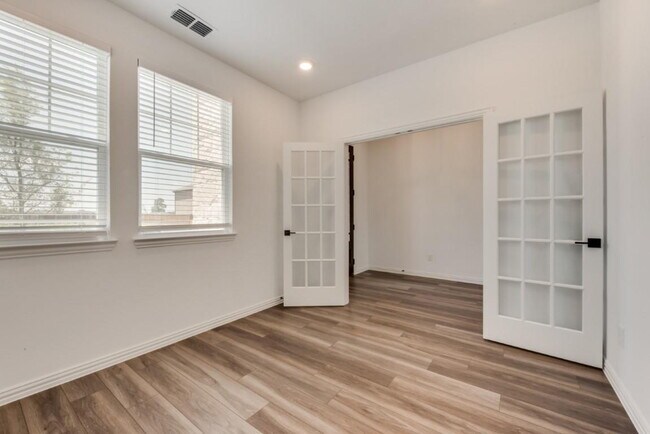 Building Photo - 2404 Swallowtail St