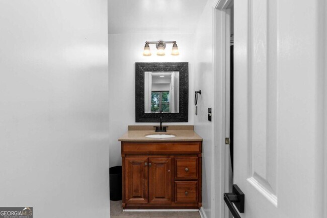 Building Photo - 1612 Branch Creek Cove