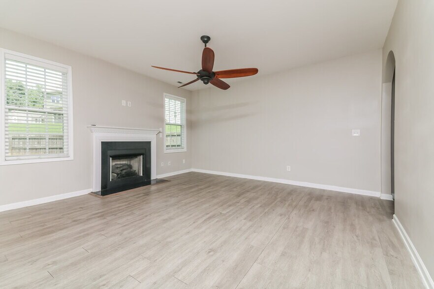 Building Photo - 109 W Webber Ln