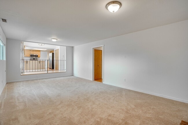 Building Photo - 4 Bedroom 2.5 Baths+ Bonus Home Office/ Woodinville $3850 per Month