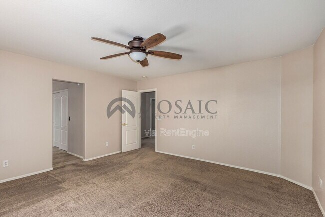 Building Photo - 2737 E La Costa Dr