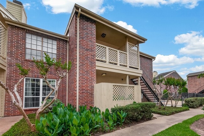 Building Photo - 2121 El Paseo St