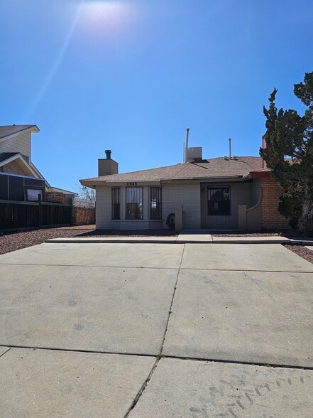 Driveway - 11646 Scott Simpson Dr