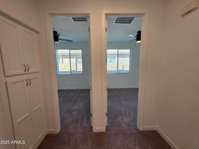 Building Photo - 319 Pinnacle Ridge Dr