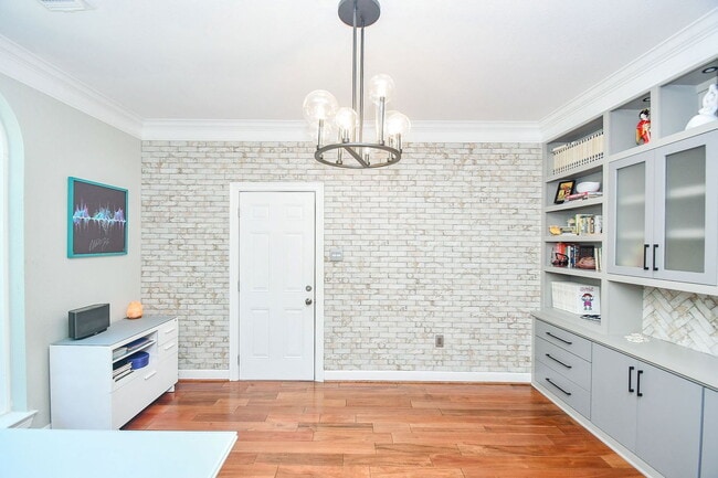 Building Photo - 7106 Habersham Ave