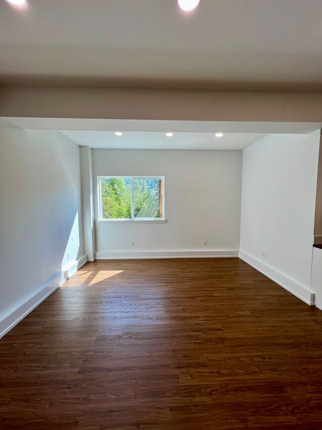 Building Photo - 8213 Harmany Ranch Rd