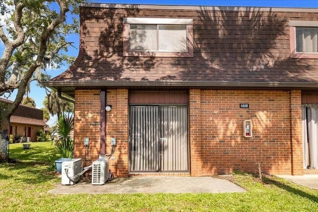 Building Photo - 4414 Overlook Dr