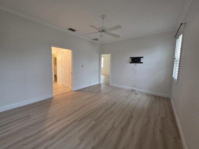 Building Photo - 4492 Golf Club Ln