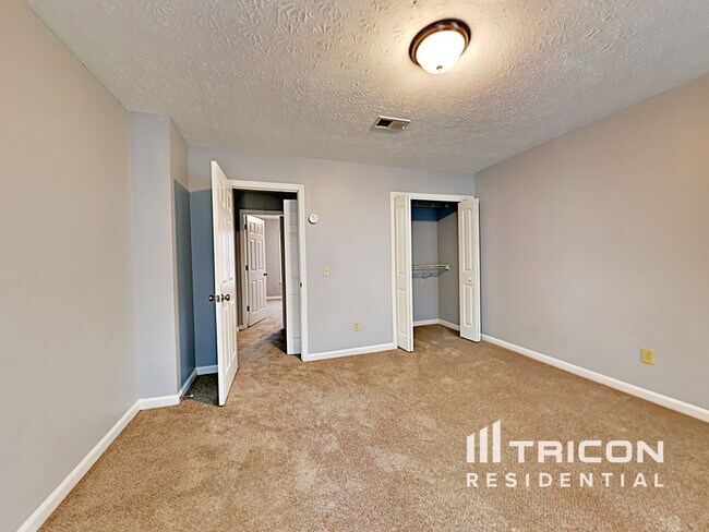 Building Photo - 5044 Rosemeade Ct