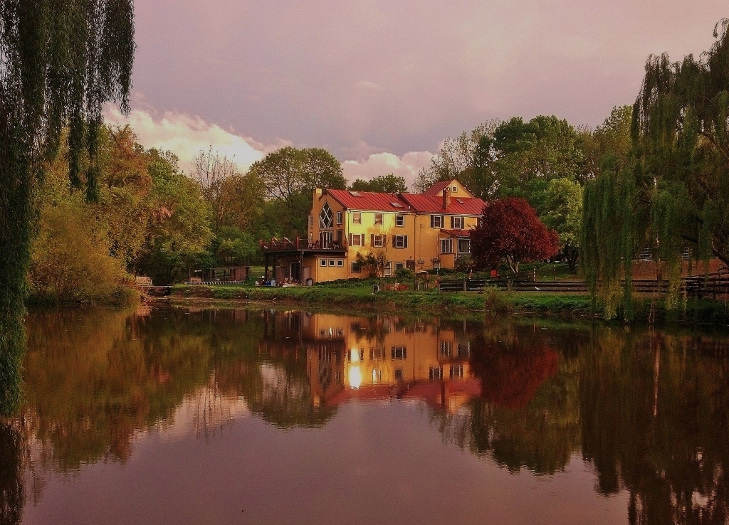 Building Photo - 1310 Hollow Road