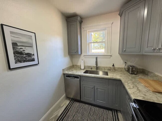 Building Photo - 4100 Alhambra Way