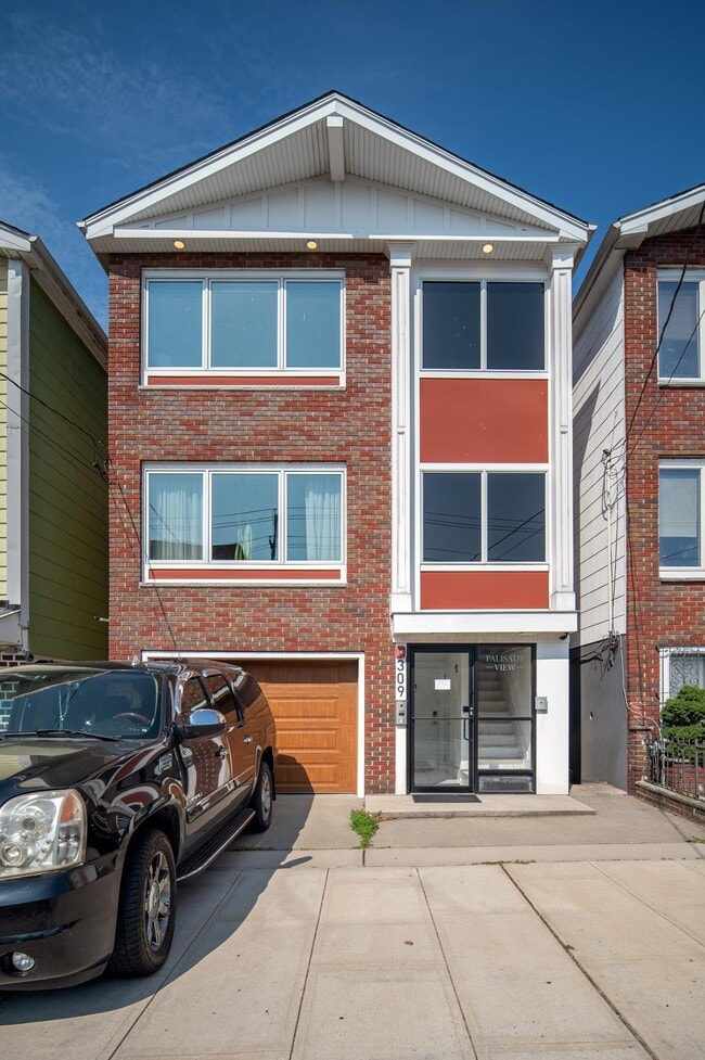 Building Photo - 309 Palisade Ave