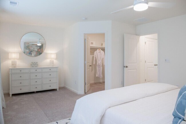 Building Photo - 609 Trotters Ln