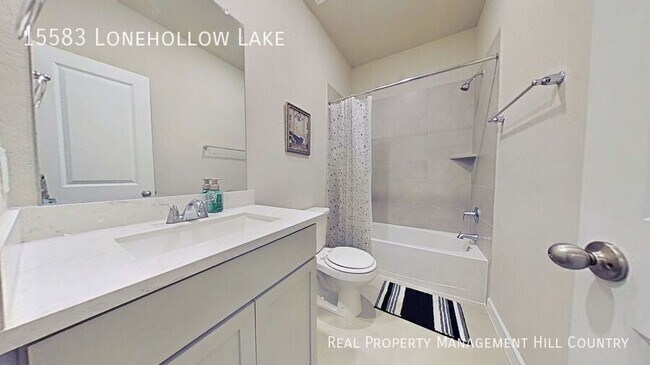 Building Photo - 15583 Lonehollow Lk