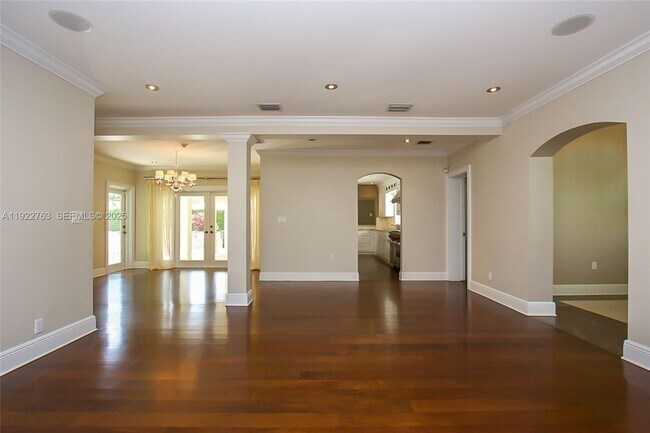 Building Photo - 1400 Alberca St