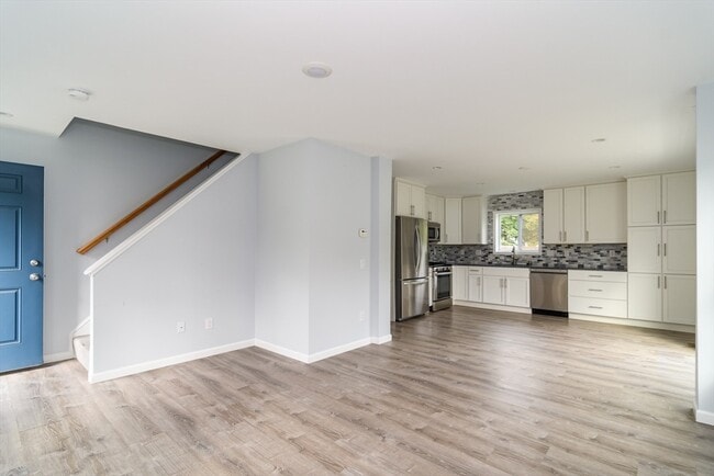Building Photo - 280 Barlows Landing Rd