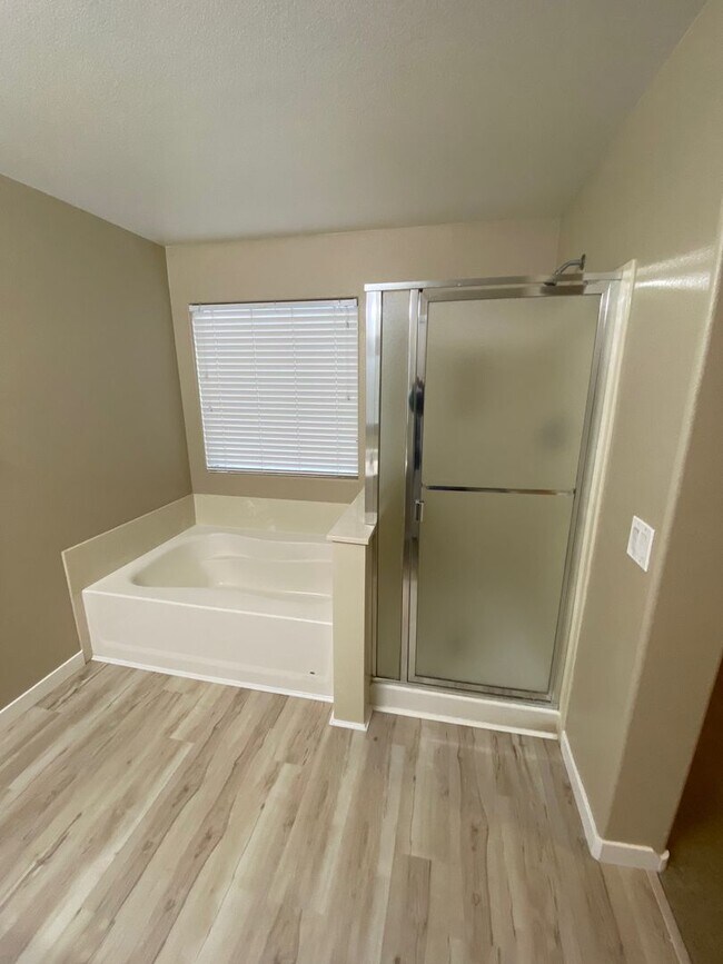 Building Photo - 3408 Conterra Park Ave