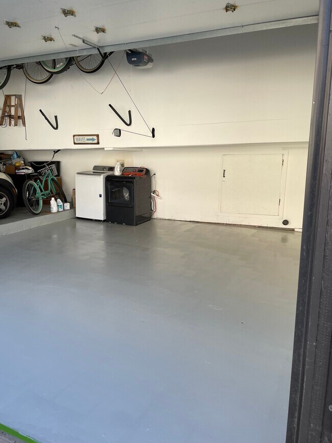 Building Photo - 202 39th St